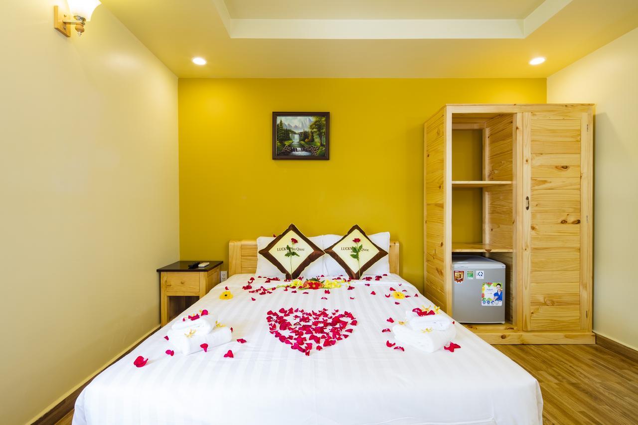Lucky Phu Quoc Hotel Exteriör bild